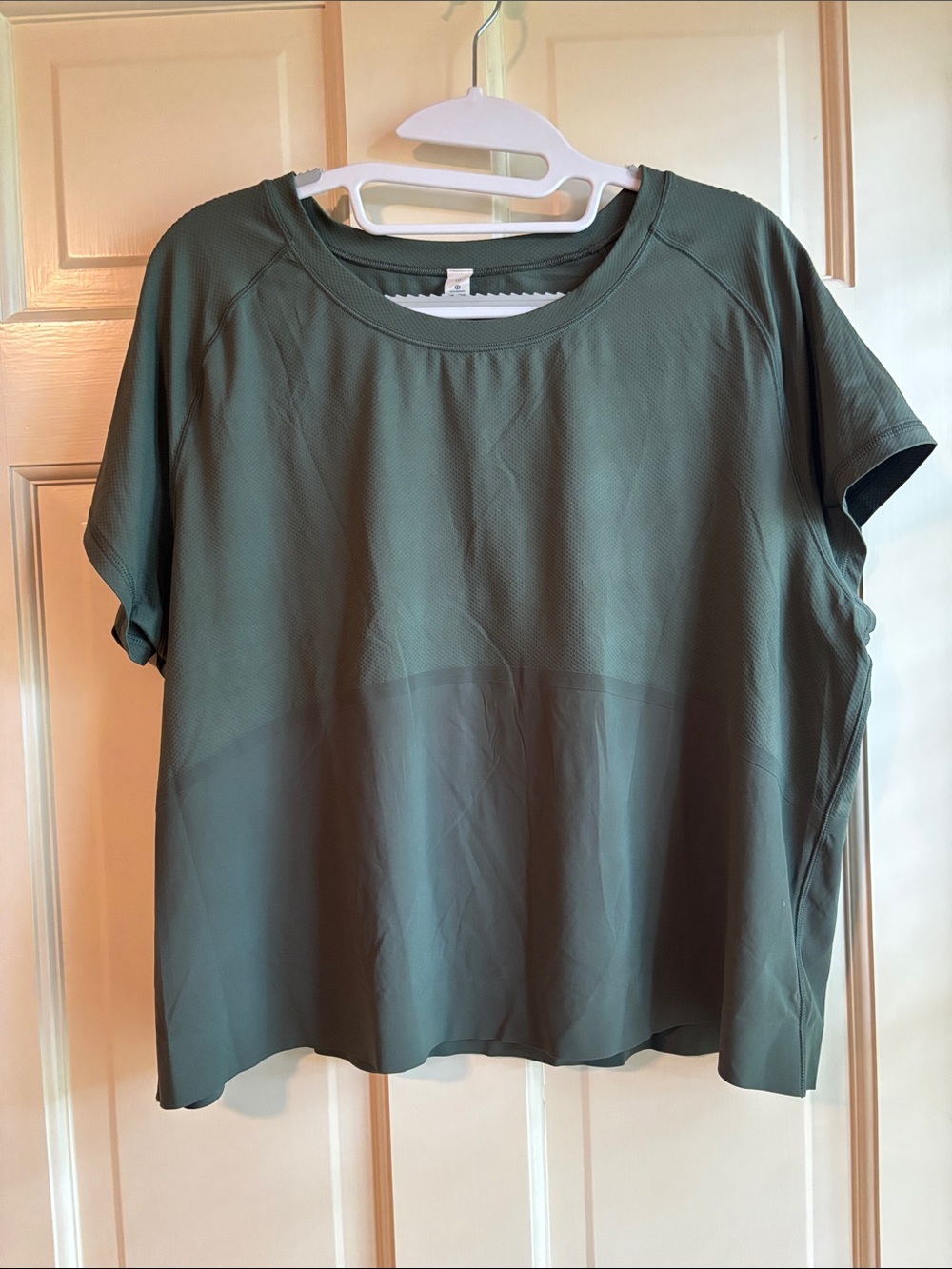 Relaxed Olive Green Women’s Lululemon Size 10 Workout Tee